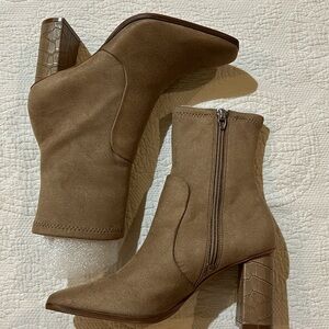 Dolce Vita suede like mini boots. Size 9. NEW